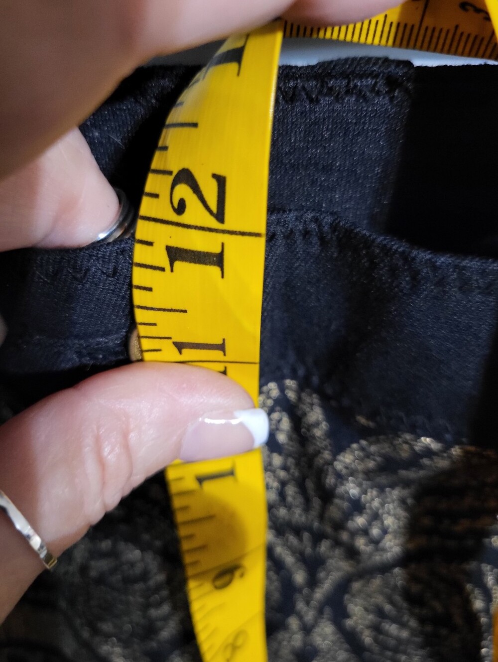 Chico's Gold Metallic Denim Black Floral Print SZ 2.5 Women - Picture 7 of 9